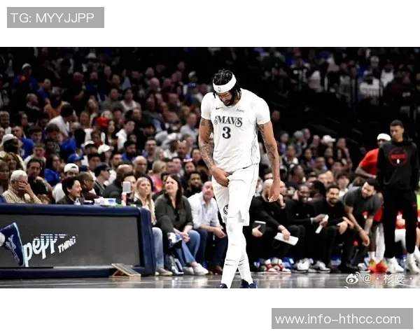 浓眉称赞文班投篮能力认为防守者只能祈祷他失手