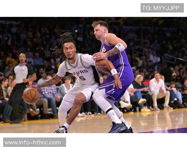 卡斯尔创队史新纪录单场至少30分10板5助命中率超65成为最年轻球员